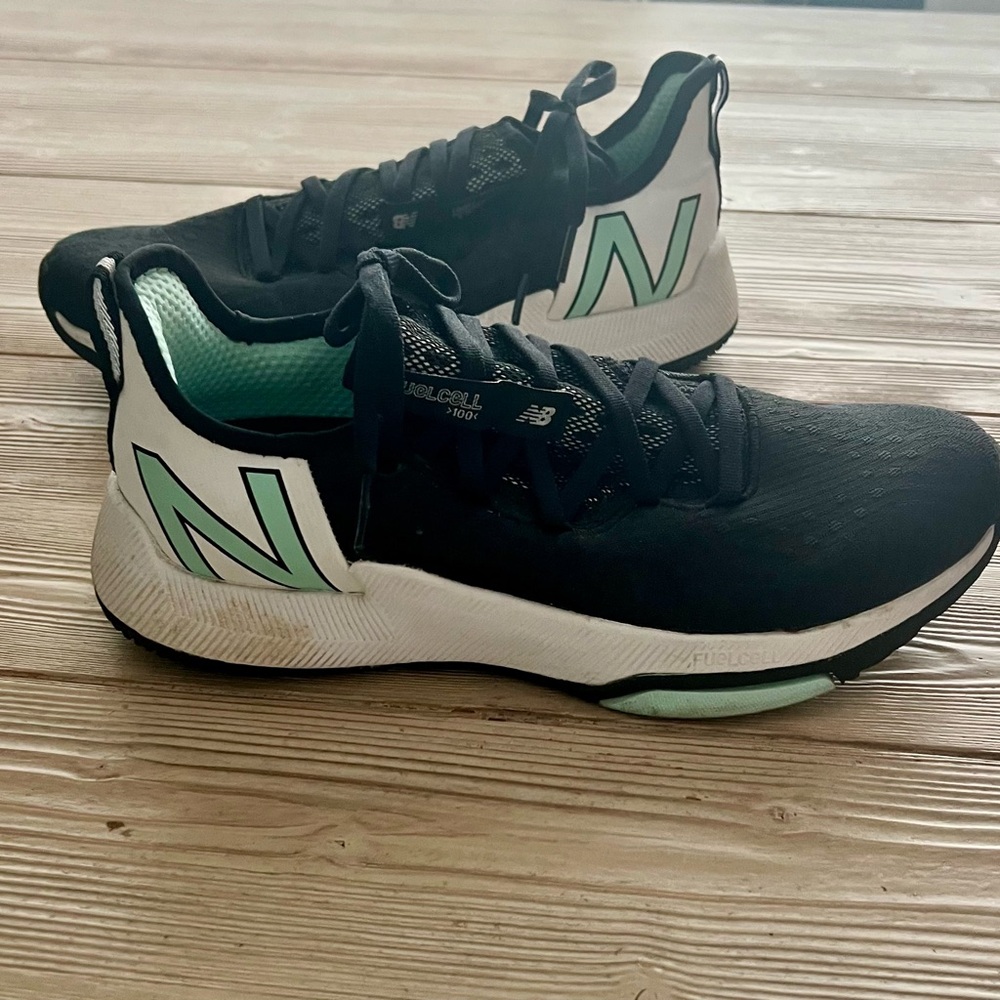 New Balance FuelCell Training Sneakers Black White Mint Women’s 8 - Picture 2 of 5
